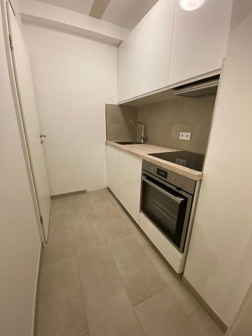 Prenájom bytu 25 m², Julius-Brecht-Straße 5, Frankfurt am Main, Hesensko Prenájom bytu 25 m², Julius-Brecht-Straße 5, Frankfurt am Main, Hesensko