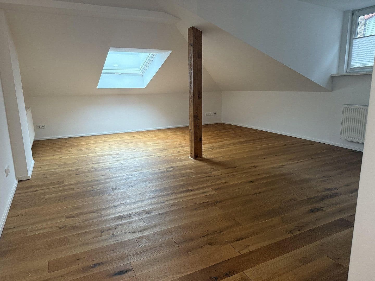 Prenájom domu 120 m², pozemek 200 m², Frankfurt, Hesensko Prenájom domu 120 m², pozemek 200 m², Frankfurt, Hesensko