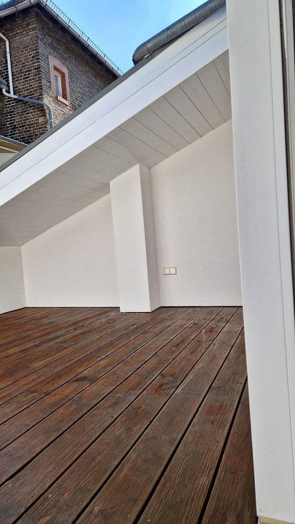 Prenájom domu 120 m², pozemek 200 m², Frankfurt, Hesensko Prenájom domu 120 m², pozemek 200 m², Frankfurt, Hesensko