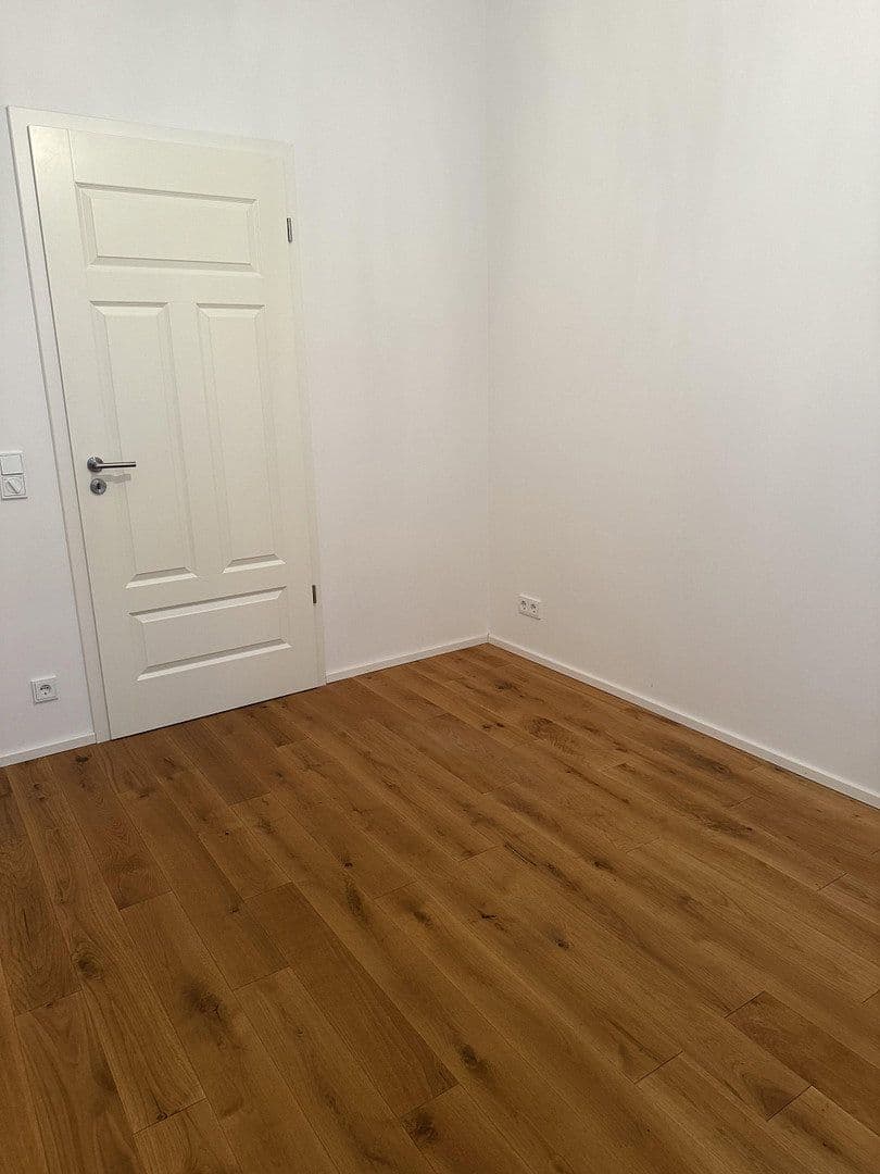 Prenájom domu 120 m², pozemek 200 m², Frankfurt, Hesensko Prenájom domu 120 m², pozemek 200 m², Frankfurt, Hesensko