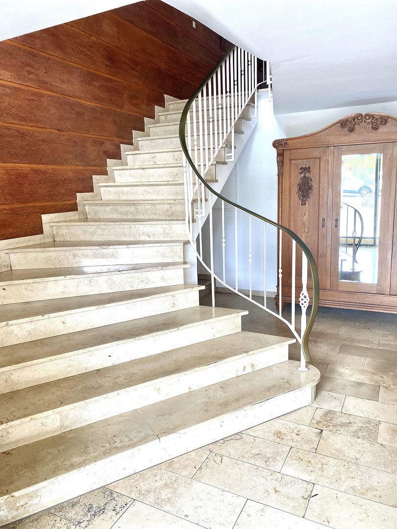 Predaj nebytového priestoru 1.445 m², Bad Soden-Salmünster, Hesensko Predaj nebytového priestoru 1.445 m², Bad Soden-Salmünster, Hesensko