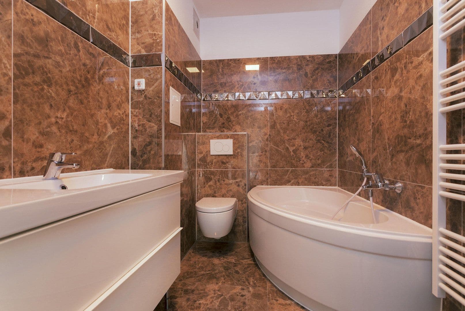 Prenájom bytu 3-izbový 85 m², Schwedter Str. 18, Angermünde, Brandenbursko Prenájom bytu 3-izbový 85 m², Schwedter Str. 18, Angermünde, Brandenbursko