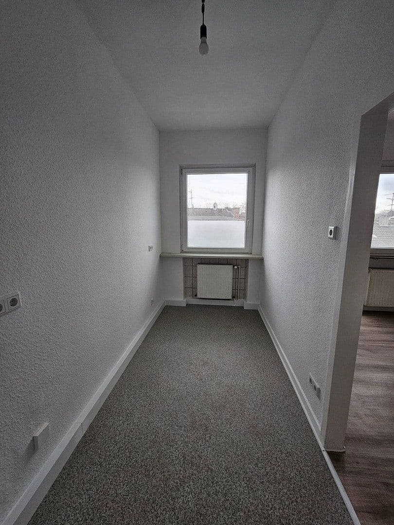 Prenájom bytu 3-izbový 62 m², Wanheimer Str. 13, Duisburg, Severné Porýnie - Westfálsko Prenájom bytu 3-izbový 62 m², Wanheimer Str. 13, Duisburg, Severné Porýnie - Westfálsko