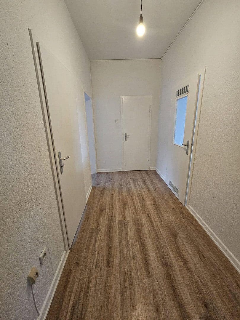 Prenájom bytu 3-izbový 62 m², Wanheimer Str. 13, Duisburg, Severné Porýnie - Westfálsko Prenájom bytu 3-izbový 62 m², Wanheimer Str. 13, Duisburg, Severné Porýnie - Westfálsko