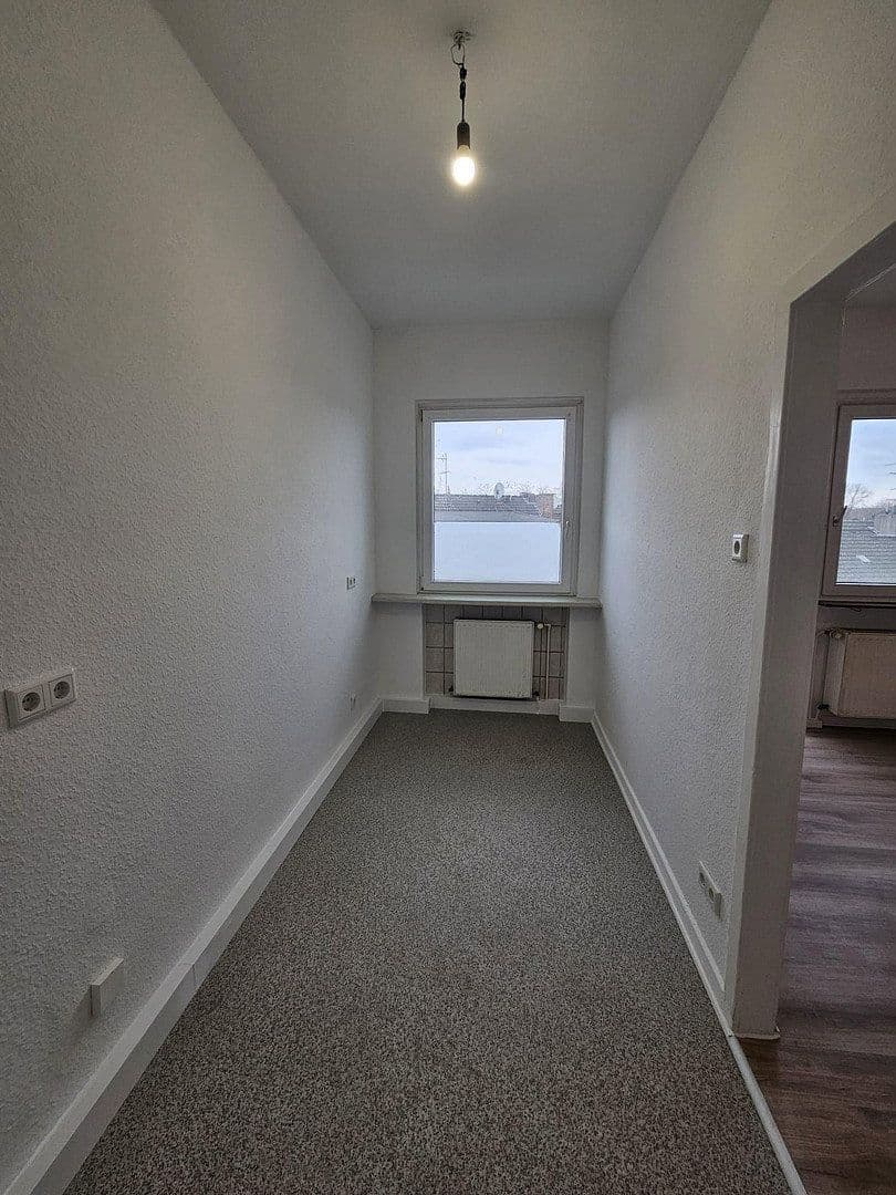 Prenájom bytu 3-izbový 62 m², Wanheimer Str. 13, Duisburg, Severné Porýnie - Westfálsko Prenájom bytu 3-izbový 62 m², Wanheimer Str. 13, Duisburg, Severné Porýnie - Westfálsko