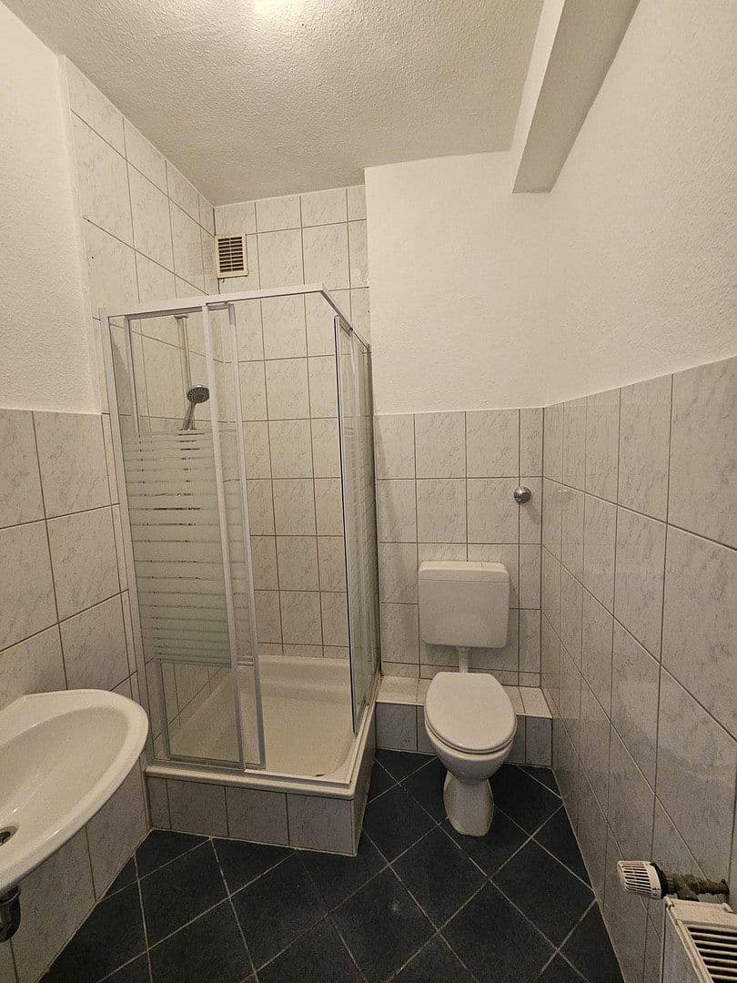 Prenájom bytu 3-izbový 62 m², Wanheimer Str. 13, Duisburg, Severné Porýnie - Westfálsko Prenájom bytu 3-izbový 62 m², Wanheimer Str. 13, Duisburg, Severné Porýnie - Westfálsko