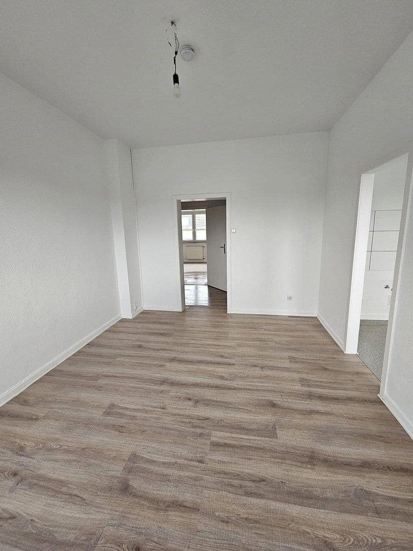 Prenájom bytu 3-izbový 62 m², Wanheimer Str. 13, Duisburg, Severné Porýnie - Westfálsko Prenájom bytu 3-izbový 62 m², Wanheimer Str. 13, Duisburg, Severné Porýnie - Westfálsko