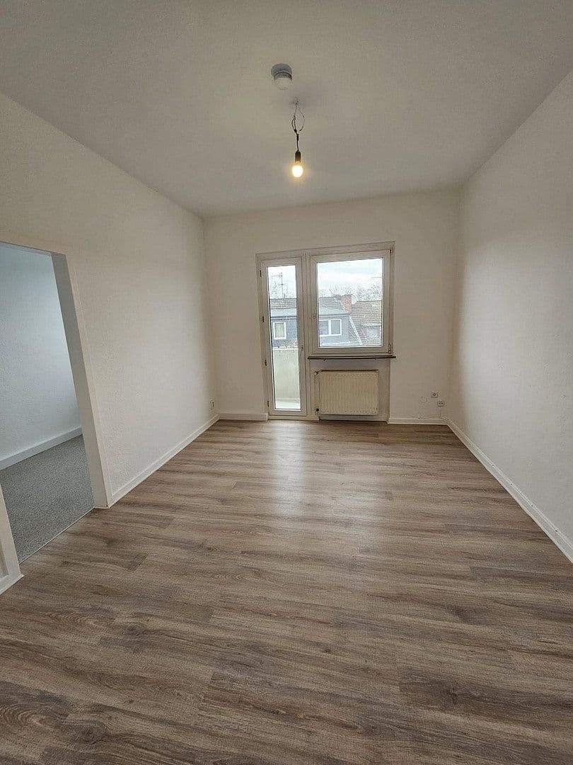 Prenájom bytu 3-izbový 62 m², Wanheimer Str. 13, Duisburg, Severné Porýnie - Westfálsko Prenájom bytu 3-izbový 62 m², Wanheimer Str. 13, Duisburg, Severné Porýnie - Westfálsko