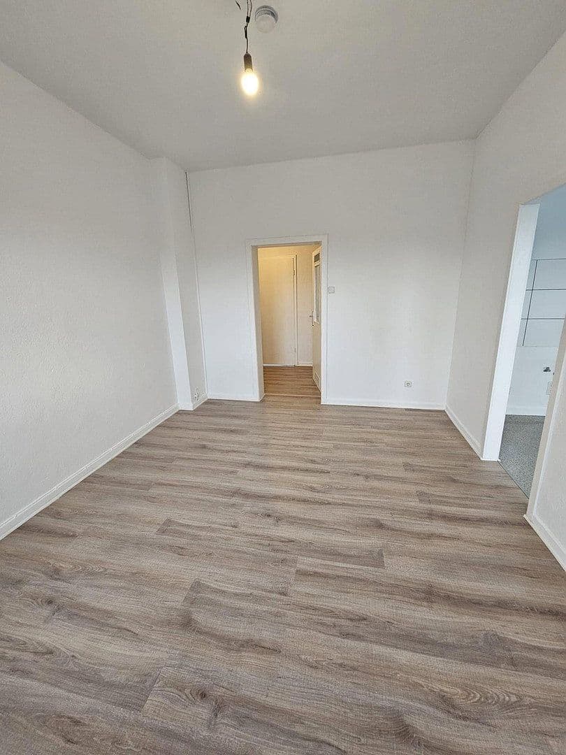 Prenájom bytu 3-izbový 62 m², Wanheimer Str. 13, Duisburg, Severné Porýnie - Westfálsko Prenájom bytu 3-izbový 62 m², Wanheimer Str. 13, Duisburg, Severné Porýnie - Westfálsko