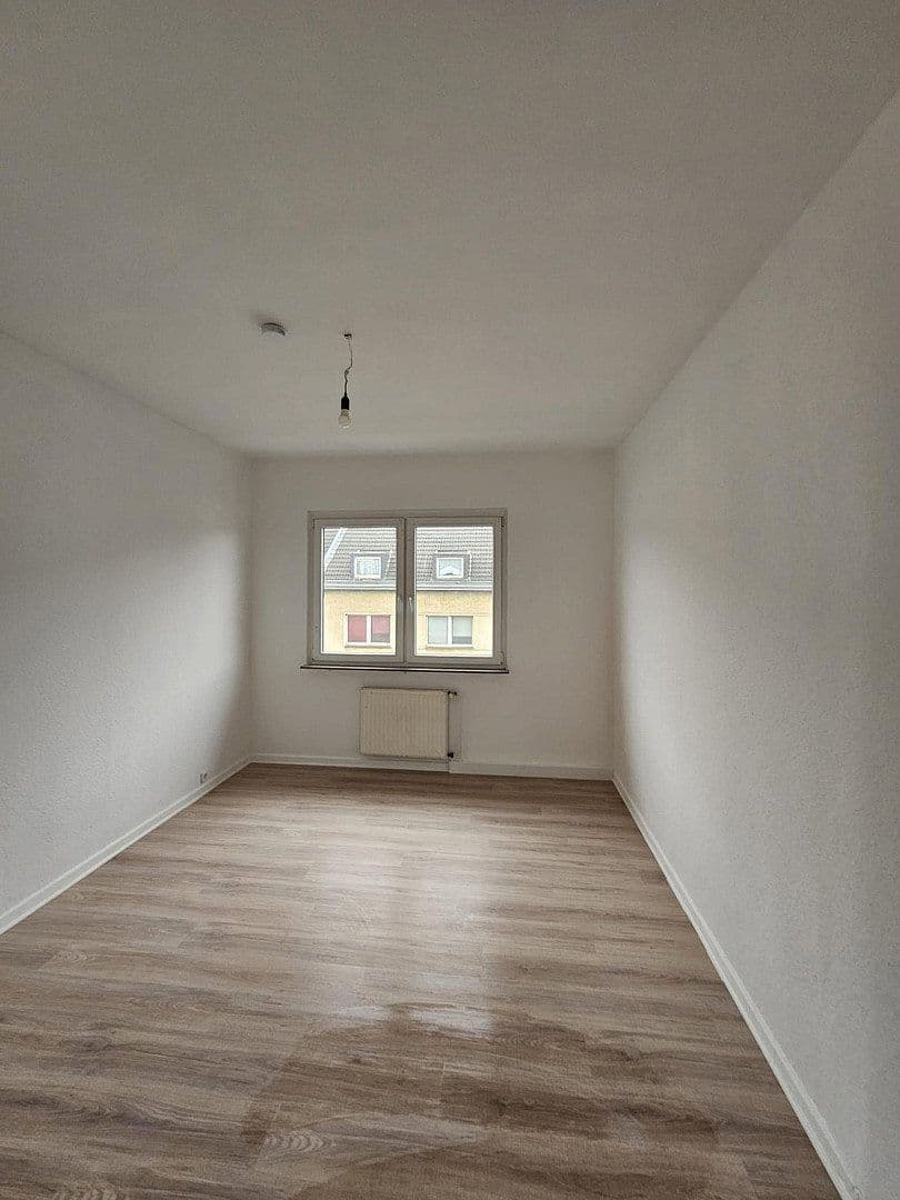 Prenájom bytu 3-izbový 62 m², Wanheimer Str. 13, Duisburg, Severné Porýnie - Westfálsko Prenájom bytu 3-izbový 62 m², Wanheimer Str. 13, Duisburg, Severné Porýnie - Westfálsko