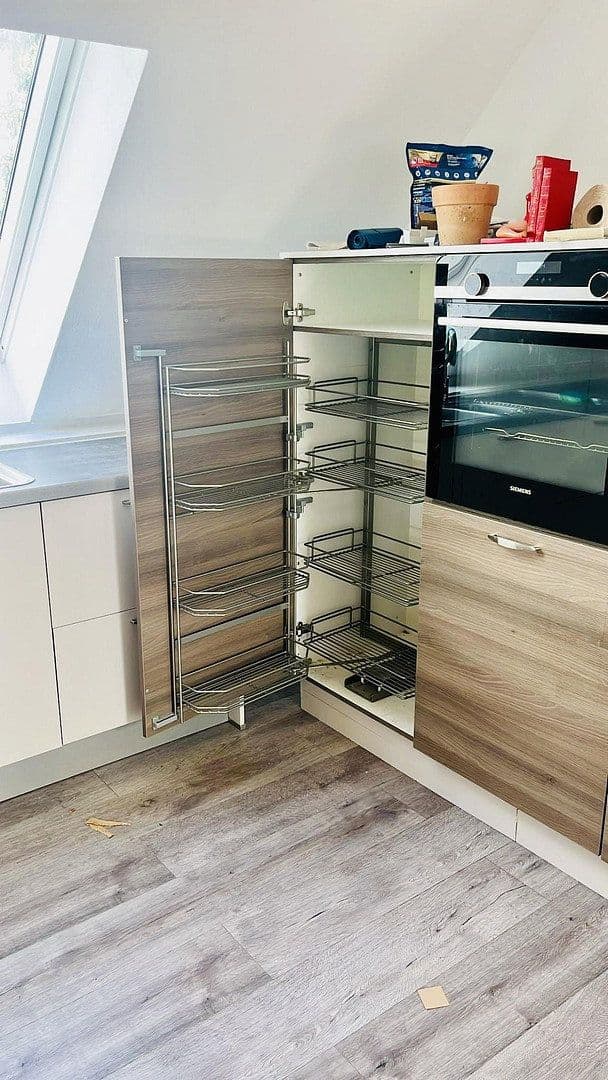 Prenájom bytu 3-izbový 110 m², Gwinnerstraße 35, Frankfurt am Main, Hesensko Prenájom bytu 3-izbový 110 m², Gwinnerstraße 35, Frankfurt am Main, Hesensko