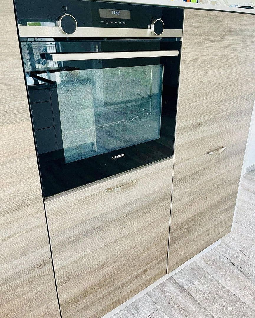 Prenájom bytu 3-izbový 110 m², Gwinnerstraße 35, Frankfurt am Main, Hesensko Prenájom bytu 3-izbový 110 m², Gwinnerstraße 35, Frankfurt am Main, Hesensko