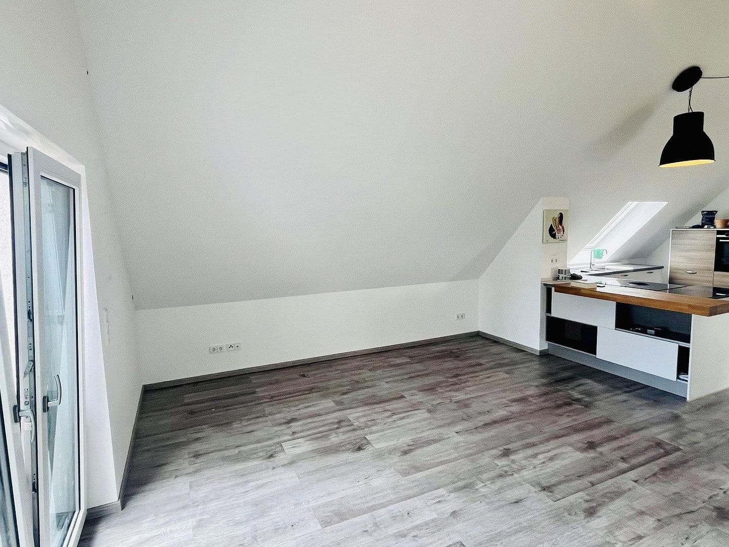 Prenájom bytu 3-izbový 110 m², Gwinnerstraße 35, Frankfurt am Main, Hesensko Prenájom bytu 3-izbový 110 m², Gwinnerstraße 35, Frankfurt am Main, Hesensko