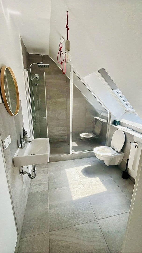 Prenájom bytu 3-izbový 110 m², Gwinnerstraße 35, Frankfurt am Main, Hesensko Prenájom bytu 3-izbový 110 m², Gwinnerstraße 35, Frankfurt am Main, Hesensko