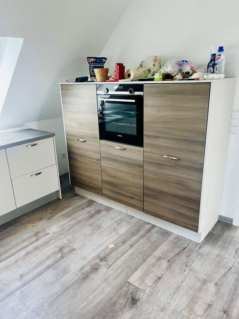 Prenájom bytu 3-izbový 110 m², Gwinnerstraße 35, Frankfurt am Main, Hesensko Prenájom bytu 3-izbový 110 m², Gwinnerstraße 35, Frankfurt am Main, Hesensko