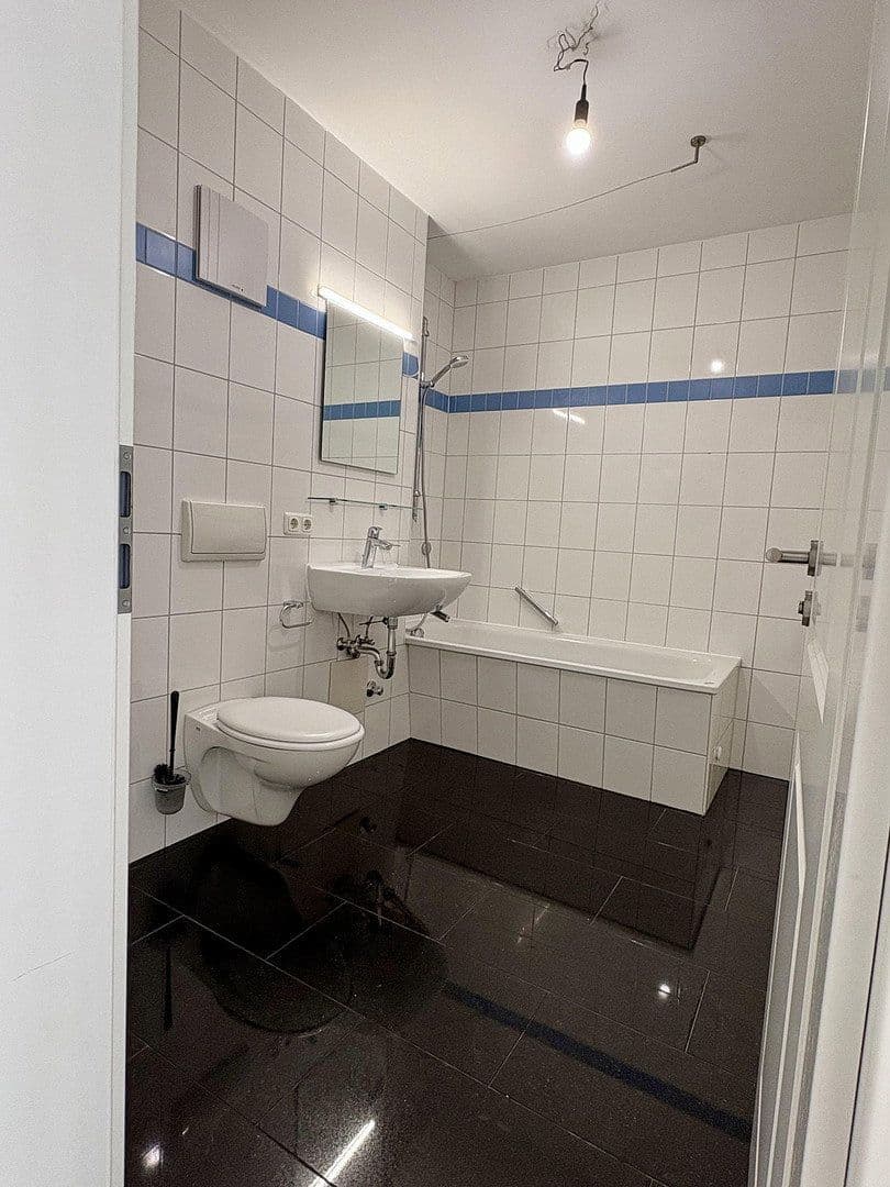 Prenájom bytu 2-izbový 72 m², München, Bavorsko Prenájom bytu 2-izbový 72 m², München, Bavorsko