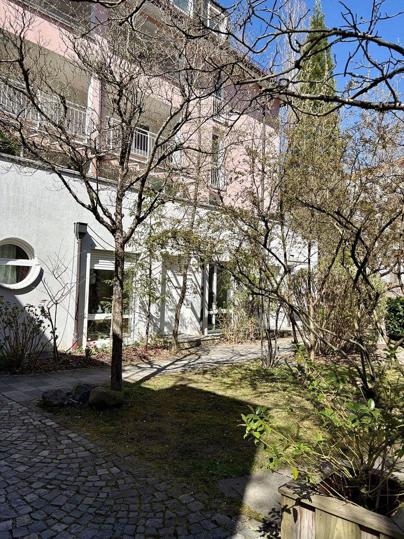 Prenájom bytu 2-izbový 72 m², München, Bavorsko Prenájom bytu 2-izbový 72 m², München, Bavorsko