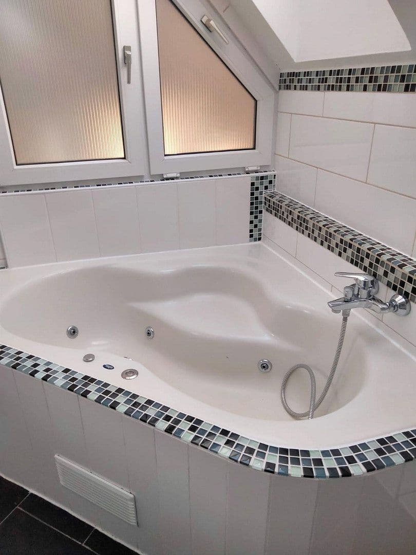 Predaj bytu 2-izbový 82 m², Berlin Wannsee, Berlín Predaj bytu 2-izbový 82 m², Berlin Wannsee, Berlín