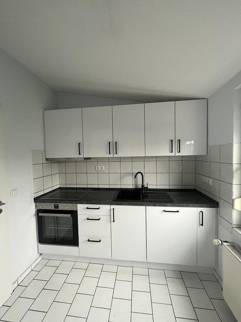 Prenájom bytu 4-izbový 91 m², Westerwaldstraße 5, Limburg an der Lahn, Hesensko Prenájom bytu 4-izbový 91 m², Westerwaldstraße 5, Limburg an der Lahn, Hesensko