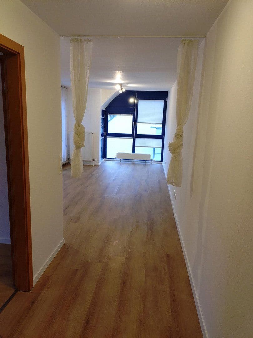 Prenájom bytu 2-izbový 45 m², Sachsenheim, Bádensko-Wurttembersko Prenájom bytu 2-izbový 45 m², Sachsenheim, Bádensko-Wurttembersko