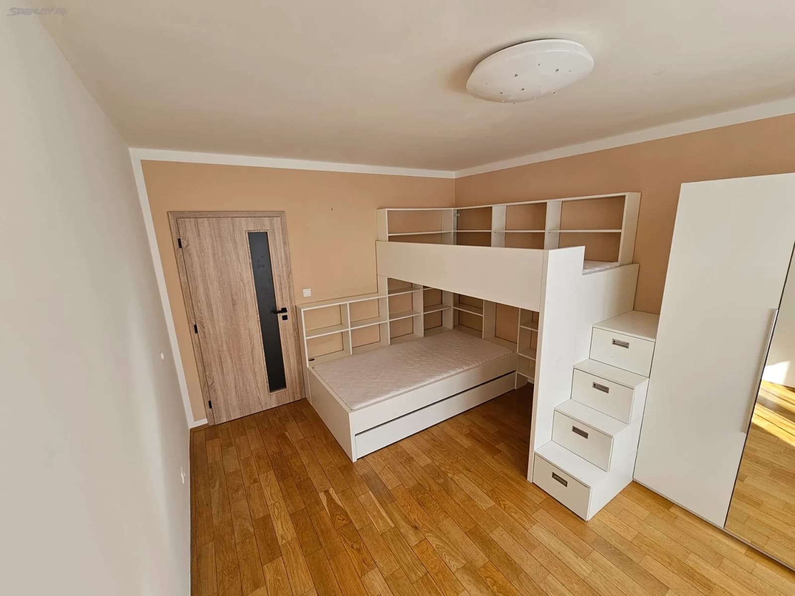 Prenájom bytu 3-izbový 73 m², Tuchorazská, Praha, Praha Prenájom bytu 3-izbový 73 m², Tuchorazská, Praha, Praha