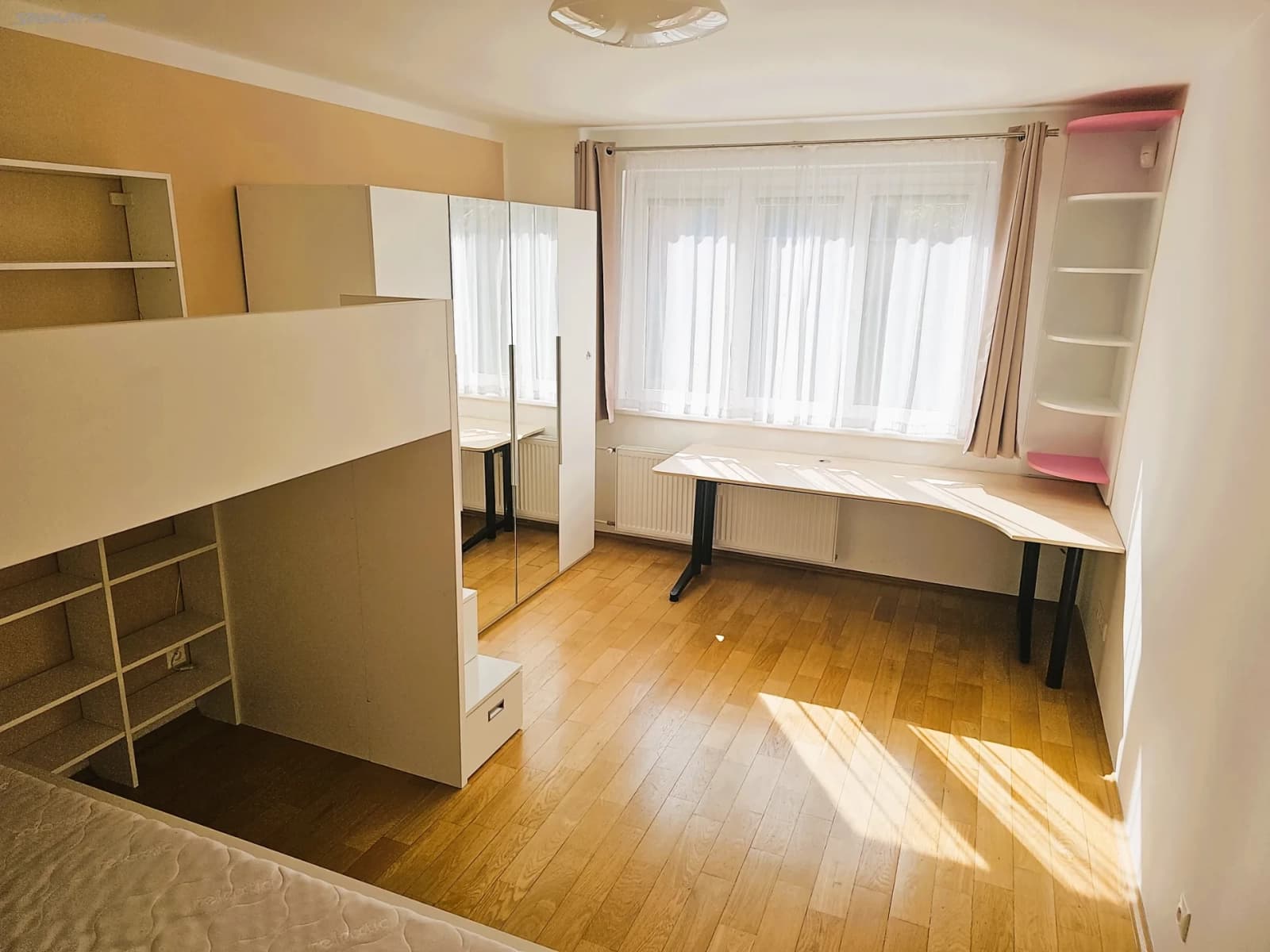 Prenájom bytu 3-izbový 73 m², Tuchorazská, Praha, Praha Prenájom bytu 3-izbový 73 m², Tuchorazská, Praha, Praha