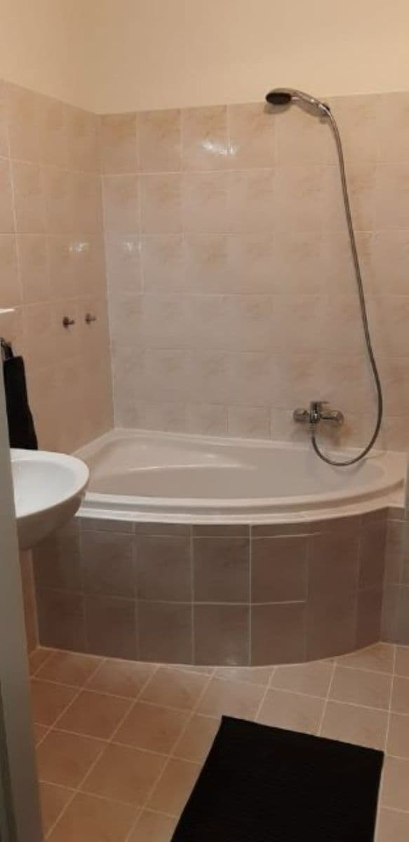 Prenájom bytu 2-izbový 52 m², Mattioliho, Praha, Praha Prenájom bytu 2-izbový 52 m², Mattioliho, Praha, Praha