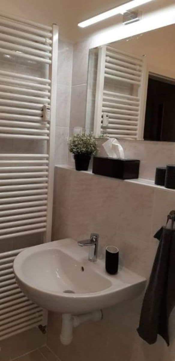 Prenájom bytu 2-izbový 52 m², Mattioliho, Praha, Praha Prenájom bytu 2-izbový 52 m², Mattioliho, Praha, Praha