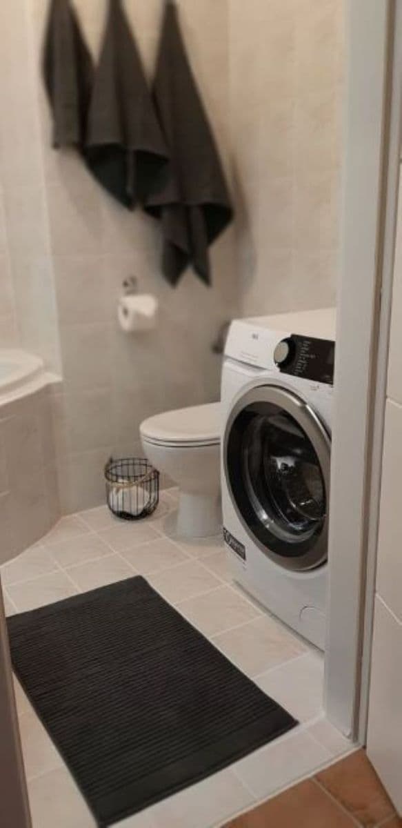 Prenájom bytu 2-izbový 52 m², Mattioliho, Praha, Praha Prenájom bytu 2-izbový 52 m², Mattioliho, Praha, Praha