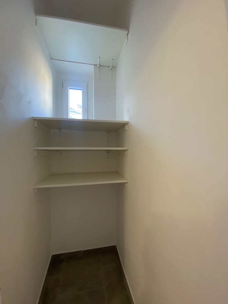 Prenájom bytu 2-izbový 46 m², Kafkova, Praha, Praha Prenájom bytu 2-izbový 46 m², Kafkova, Praha, Praha