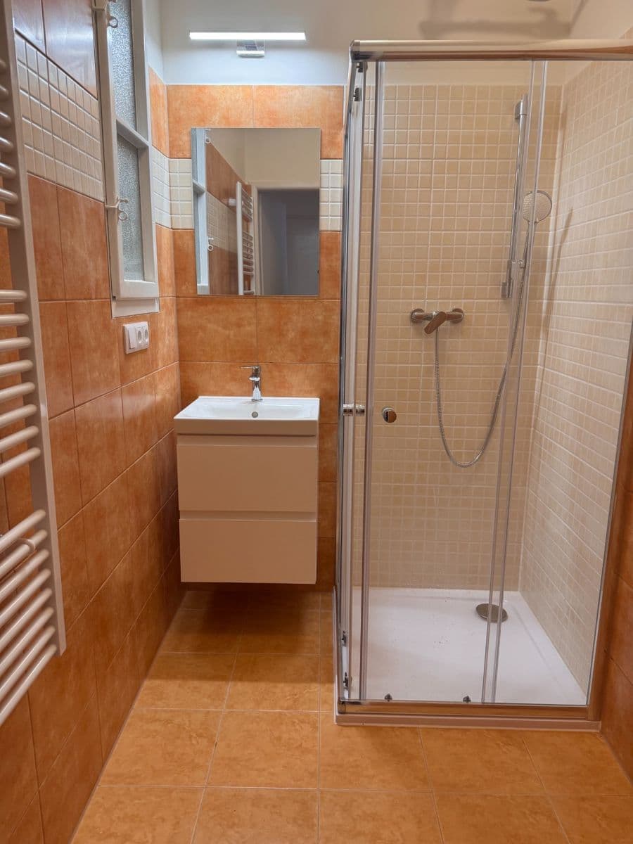 Prenájom bytu Garsoniéra 28 m², Jaurisova, Praha, Praha Prenájom bytu Garsoniéra 28 m², Jaurisova, Praha, Praha