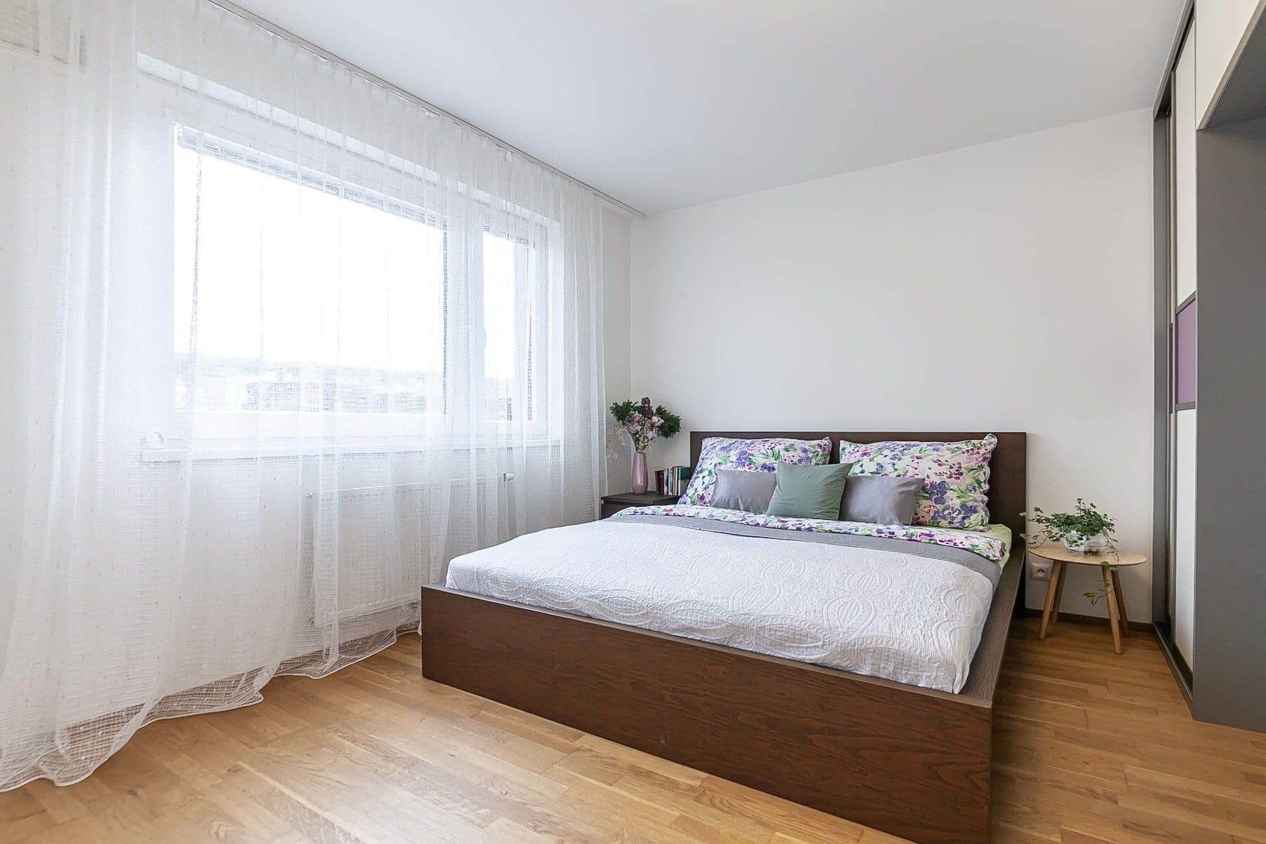 Predaj bytu 2-izbový 66 m², Pod Stolovou horou, Praha, Praha Predaj bytu 2-izbový 66 m², Pod Stolovou horou, Praha, Praha