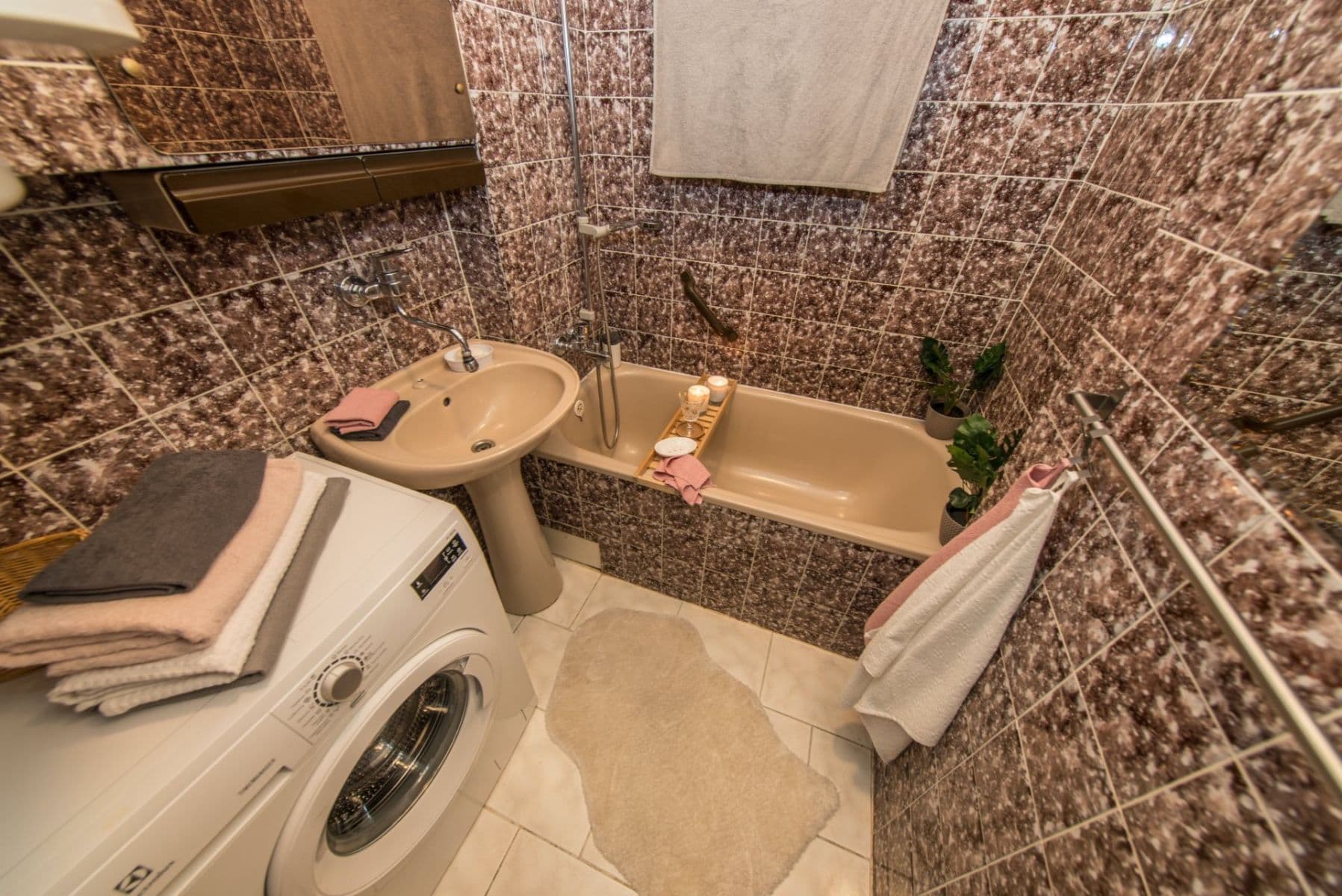 Prenájom bytu 3-izbový 68 m², Drahobejlova, Praha, Praha Prenájom bytu 3-izbový 68 m², Drahobejlova, Praha, Praha