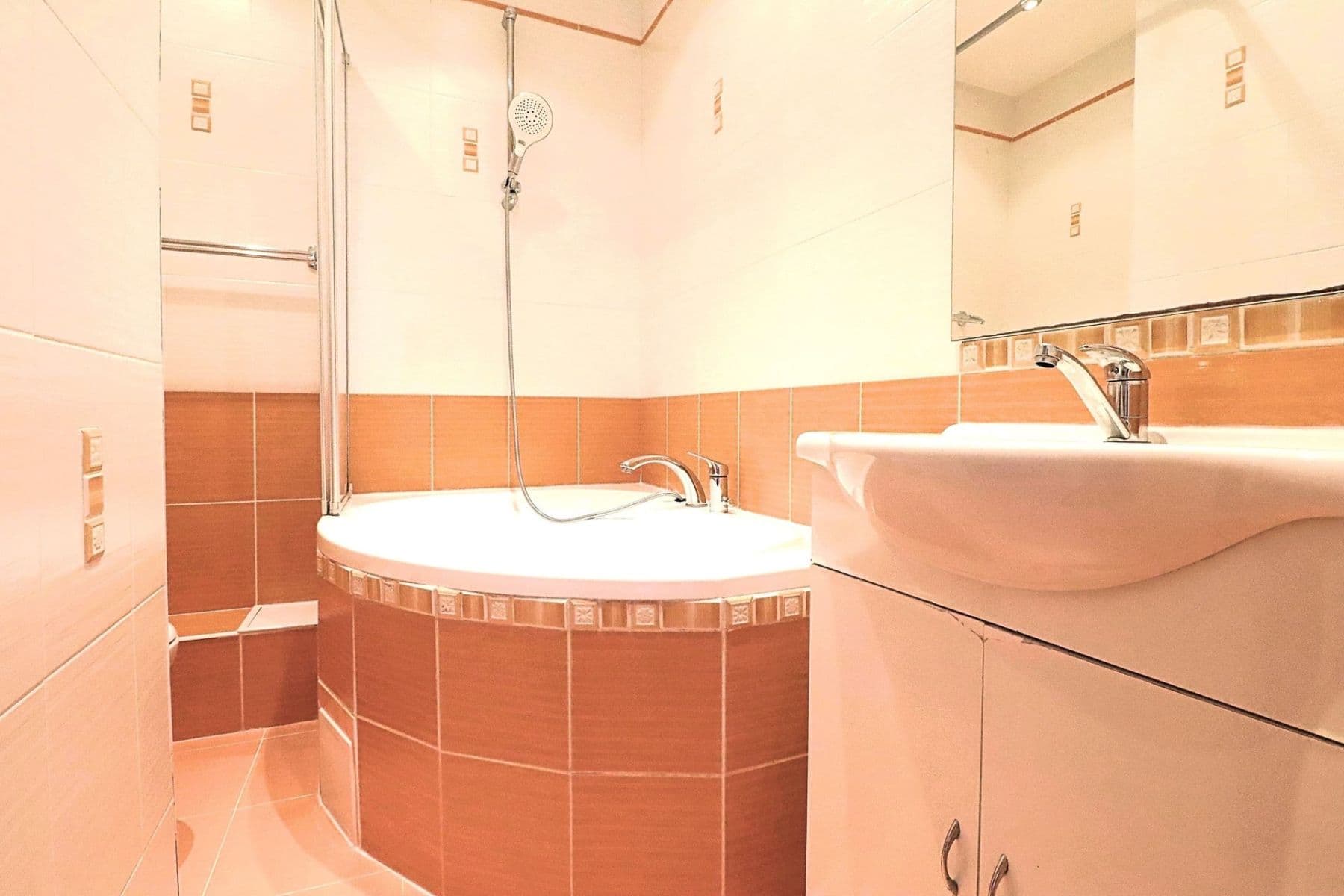 Prenájom bytu 2-izbový 57 m², Chlebovická, Praha, Praha Prenájom bytu 2-izbový 57 m², Chlebovická, Praha, Praha