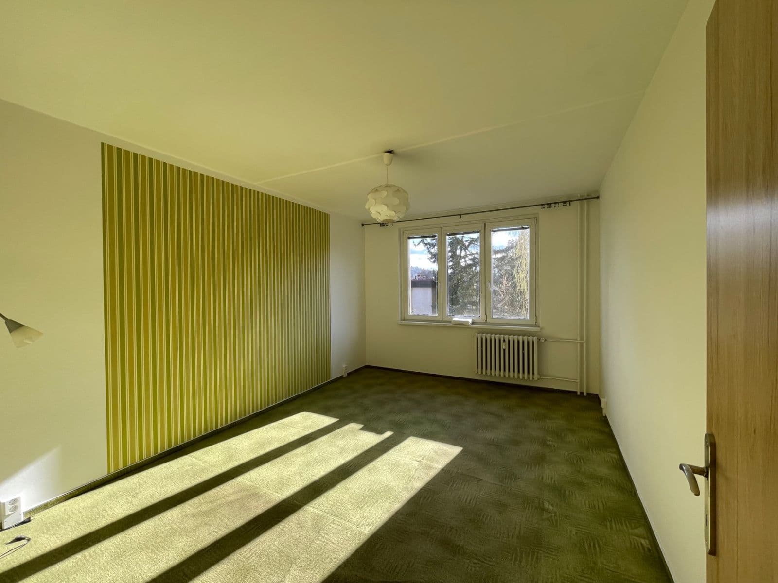 Prenájom bytu 2-izbový 63 m², U Trati, Karlovy Vary, Karlovarský kraj Prenájom bytu 2-izbový 63 m², U Trati, Karlovy Vary, Karlovarský kraj