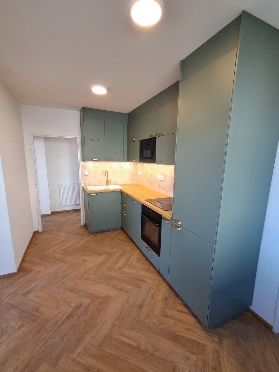 Prenájom bytu 3-izbový 75 m², Vítězslava Hálka, Vlašim, Středočeský kraj Prenájom bytu 3-izbový 75 m², Vítězslava Hálka, Vlašim, Středočeský kraj