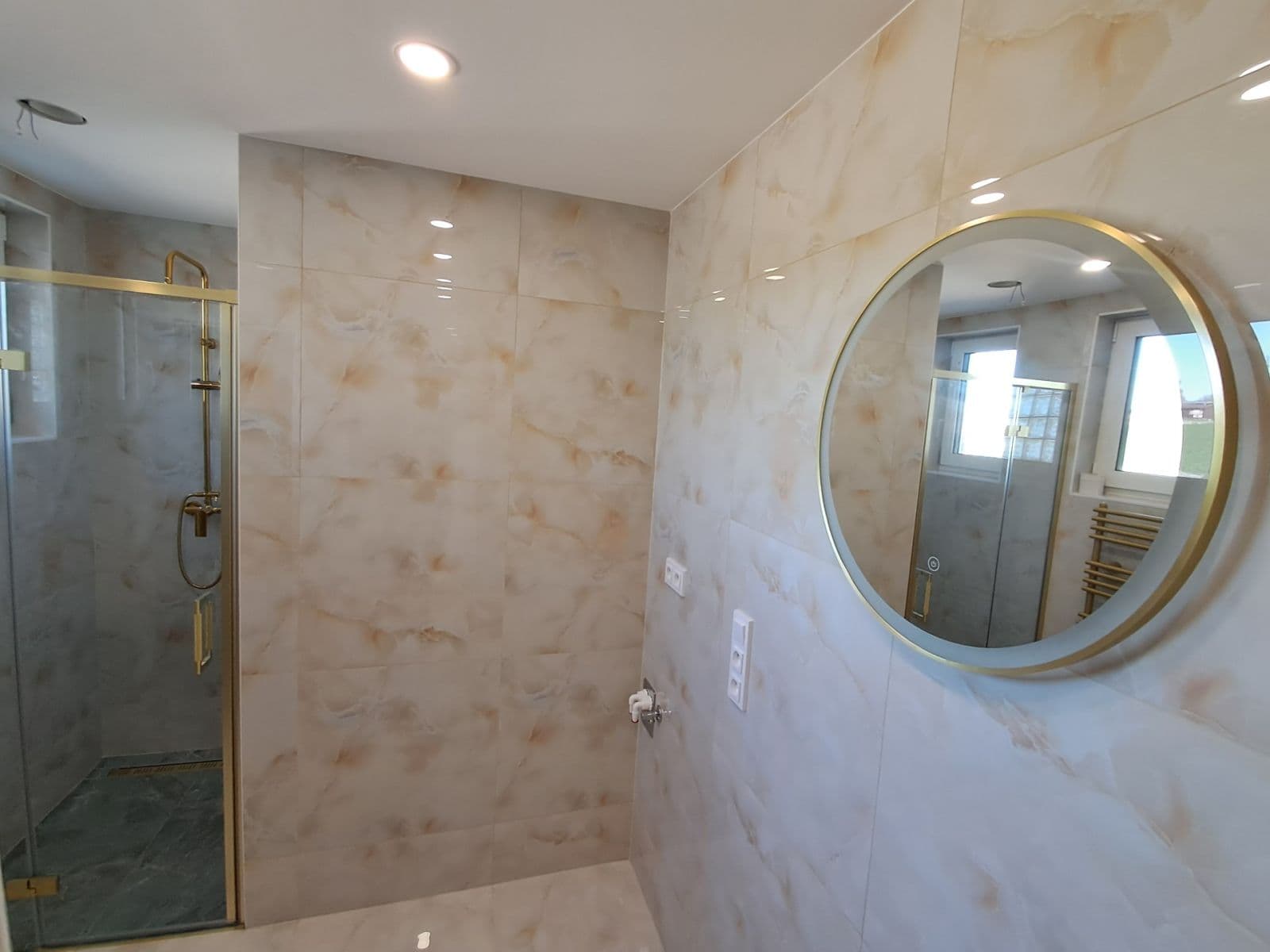 Prenájom bytu 3-izbový 75 m², Vítězslava Hálka, Vlašim, Středočeský kraj Prenájom bytu 3-izbový 75 m², Vítězslava Hálka, Vlašim, Středočeský kraj