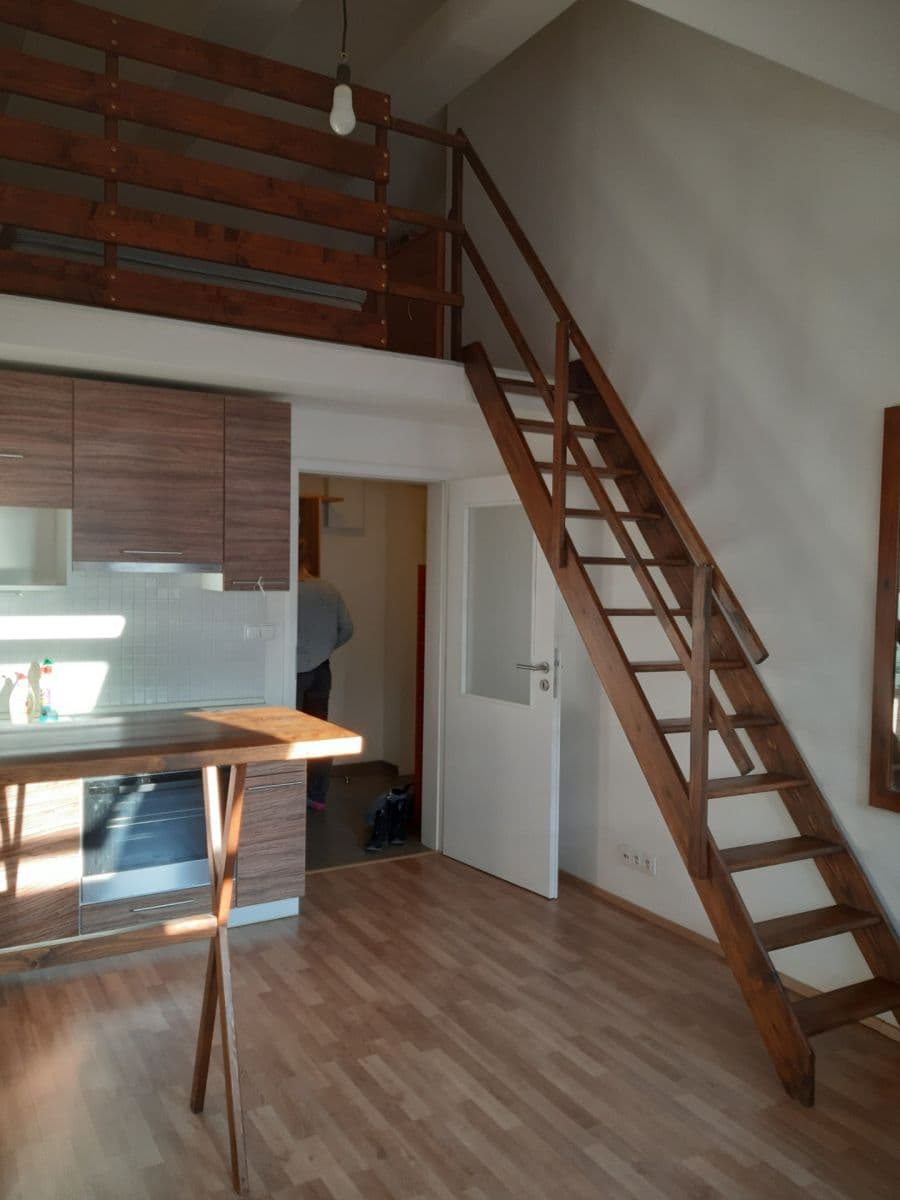 Prenájom bytu 1-izbový 29 m², Drahobejlova, Praha, Praha Prenájom bytu 1-izbový 29 m², Drahobejlova, Praha, Praha