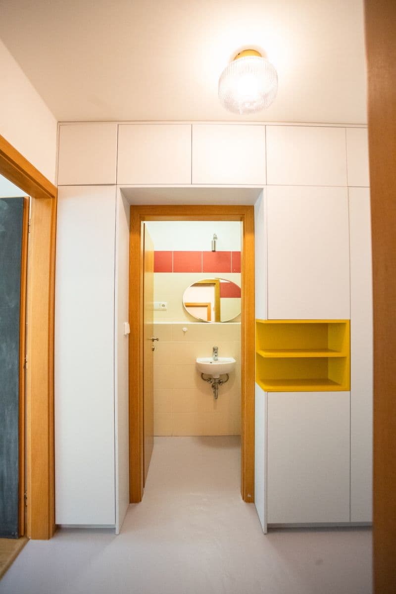 Prenájom bytu 3-izbový 60 m², Paťanka, Praha, Praha Prenájom bytu 3-izbový 60 m², Paťanka, Praha, Praha