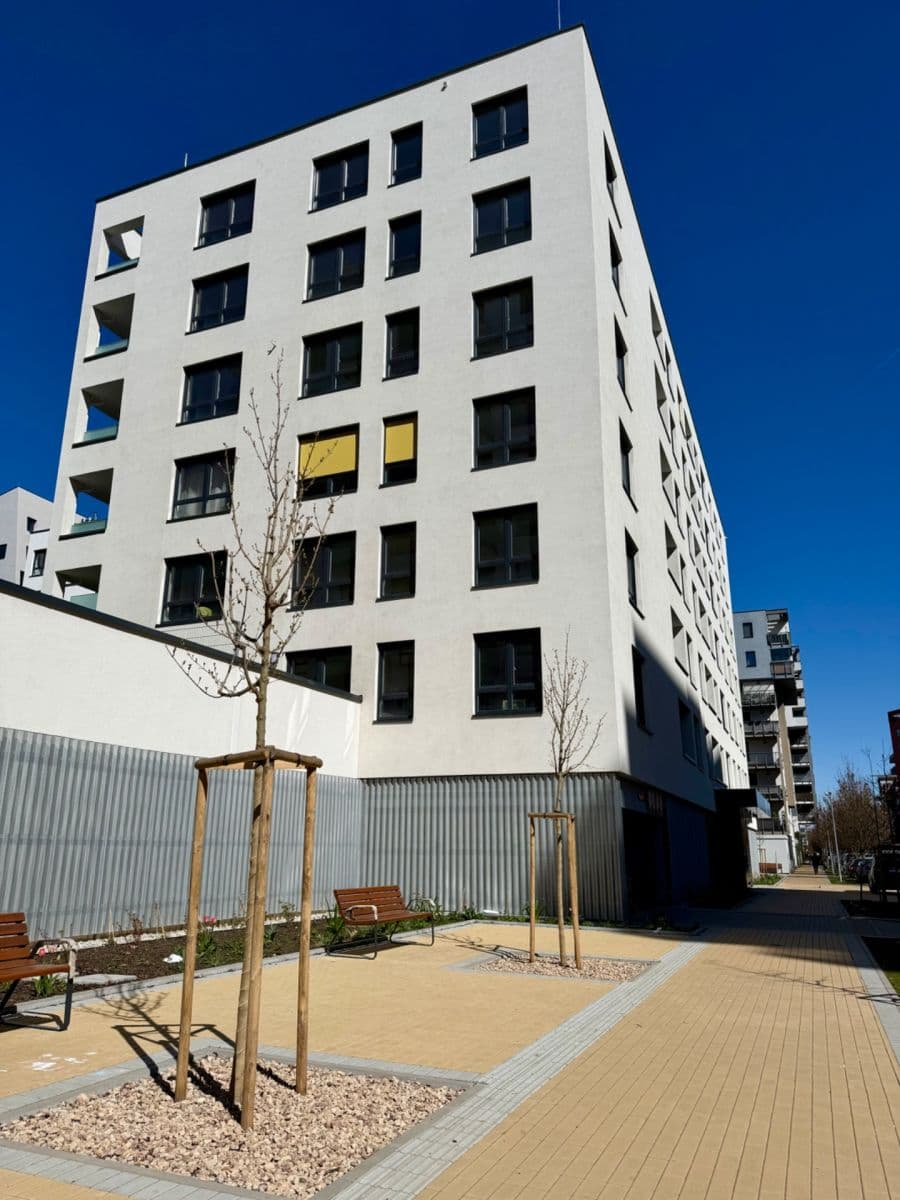 Prenájom garáže 12 m², Pod Harfou, Praha, Praha Prenájom garáže 12 m², Pod Harfou, Praha, Praha