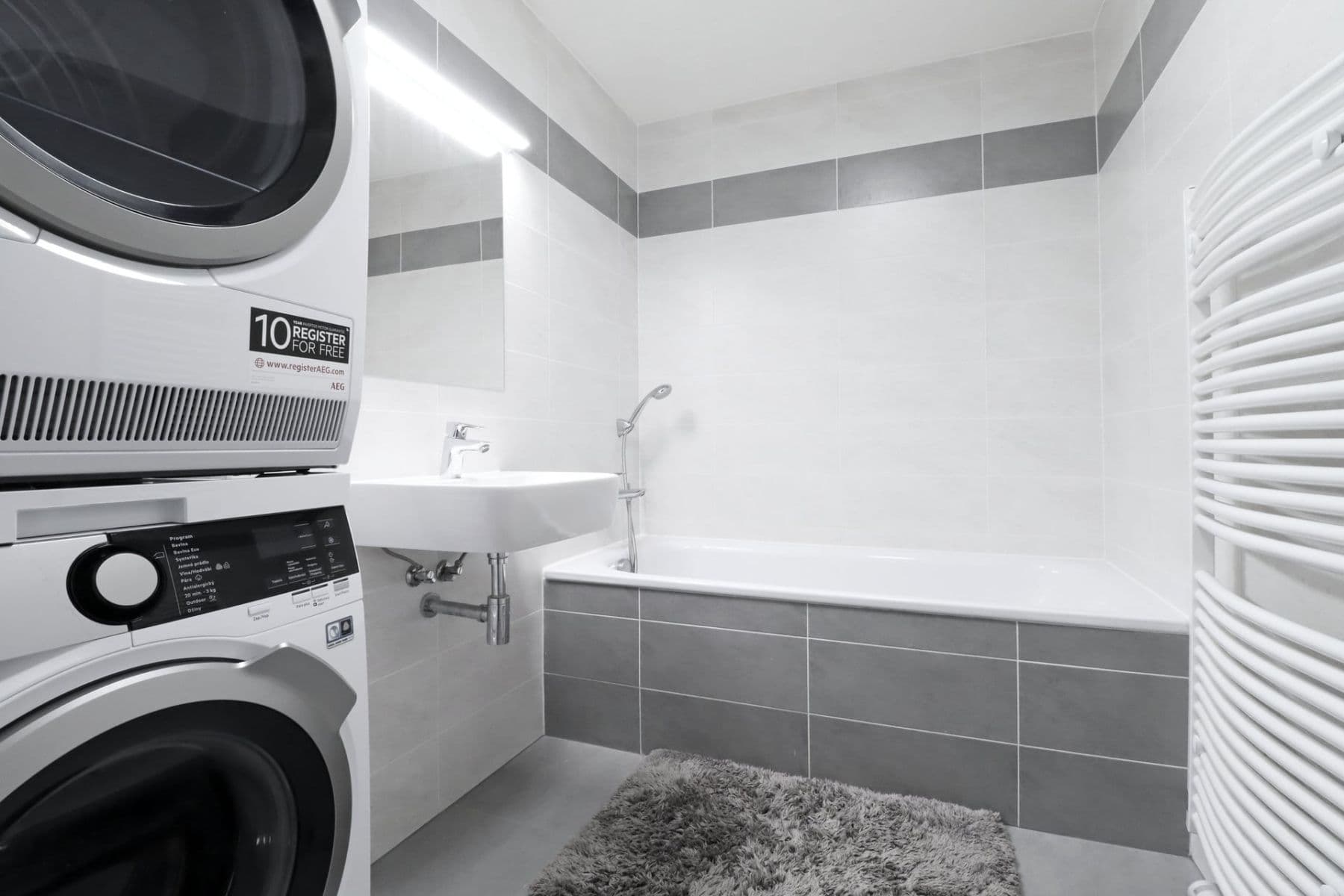 Prenájom bytu 2-izbový 58 m², Tupolevova, Praha, Praha Prenájom bytu 2-izbový 58 m², Tupolevova, Praha, Praha