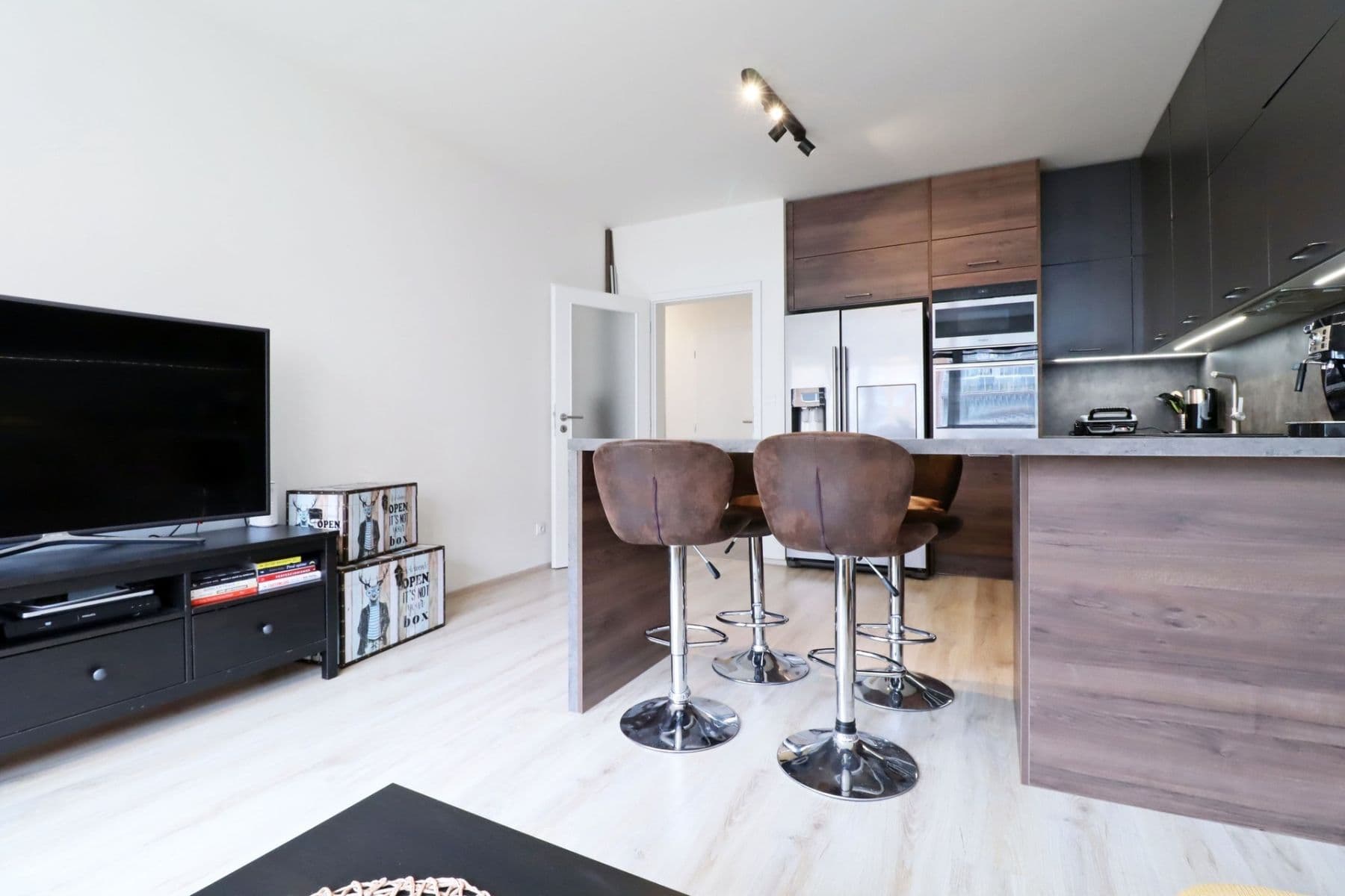 Prenájom bytu 2-izbový 58 m², Tupolevova, Praha, Praha Prenájom bytu 2-izbový 58 m², Tupolevova, Praha, Praha