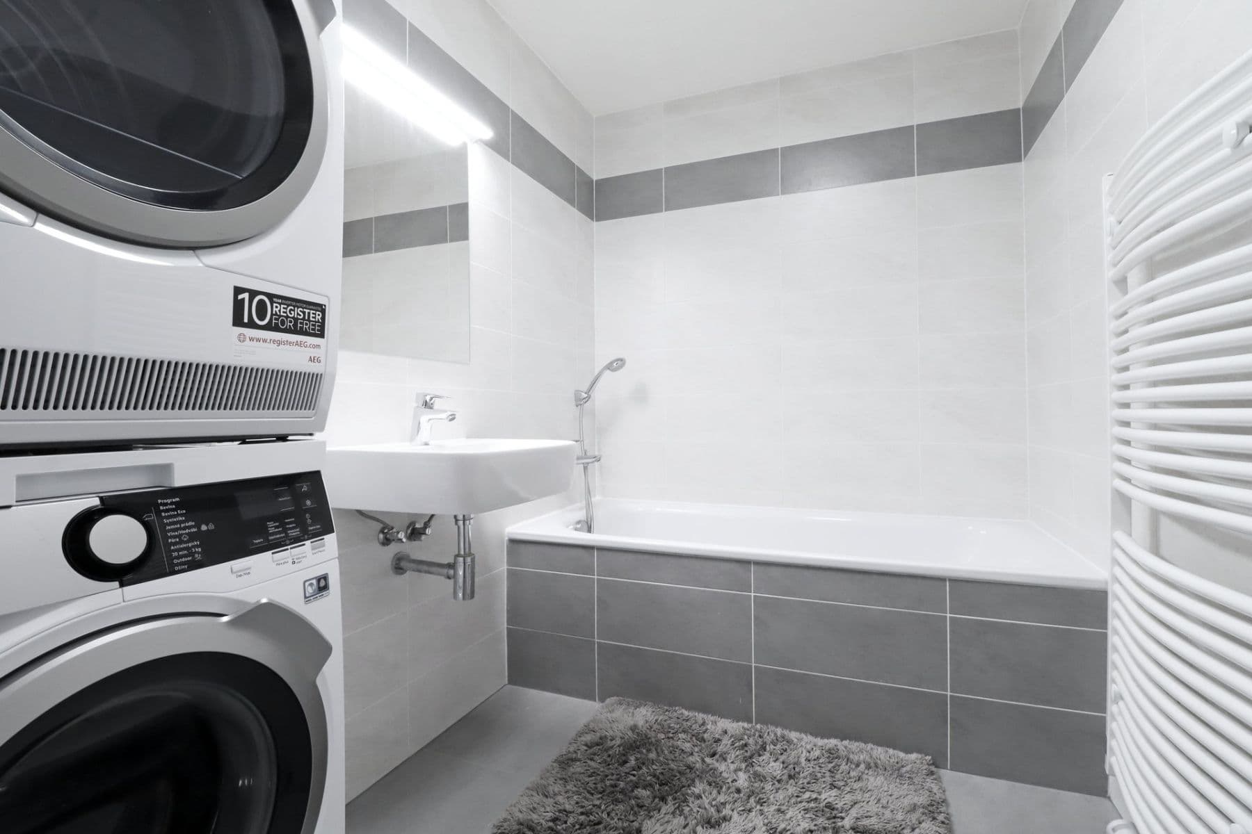 Prenájom bytu 2-izbový 58 m², Tupolevova, Praha, Praha Prenájom bytu 2-izbový 58 m², Tupolevova, Praha, Praha