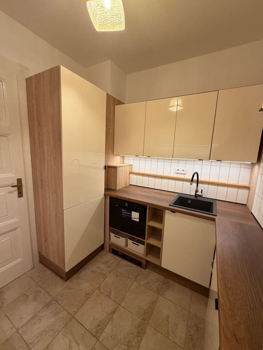 Prenájom bytu 2-izbový 52 m², Baranova, Praha, Praha Prenájom bytu 2-izbový 52 m², Baranova, Praha, Praha