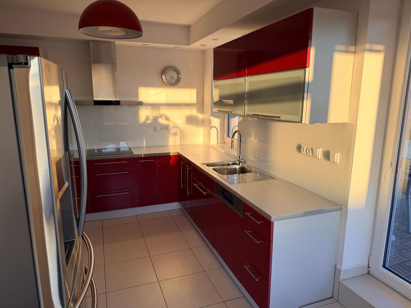 Prenájom bytu 3-izbový 100 m², Českodubská, Praha, Praha Prenájom bytu 3-izbový 100 m², Českodubská, Praha, Praha