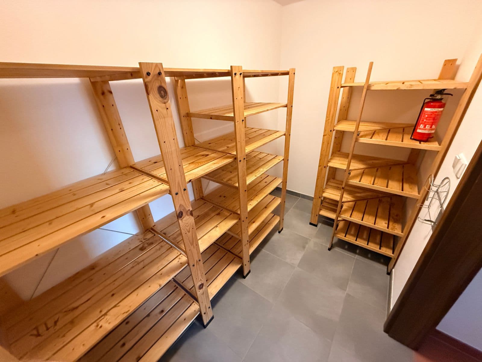 Prenájom bytu 3-izbový 100 m², Českodubská, Praha, Praha Prenájom bytu 3-izbový 100 m², Českodubská, Praha, Praha