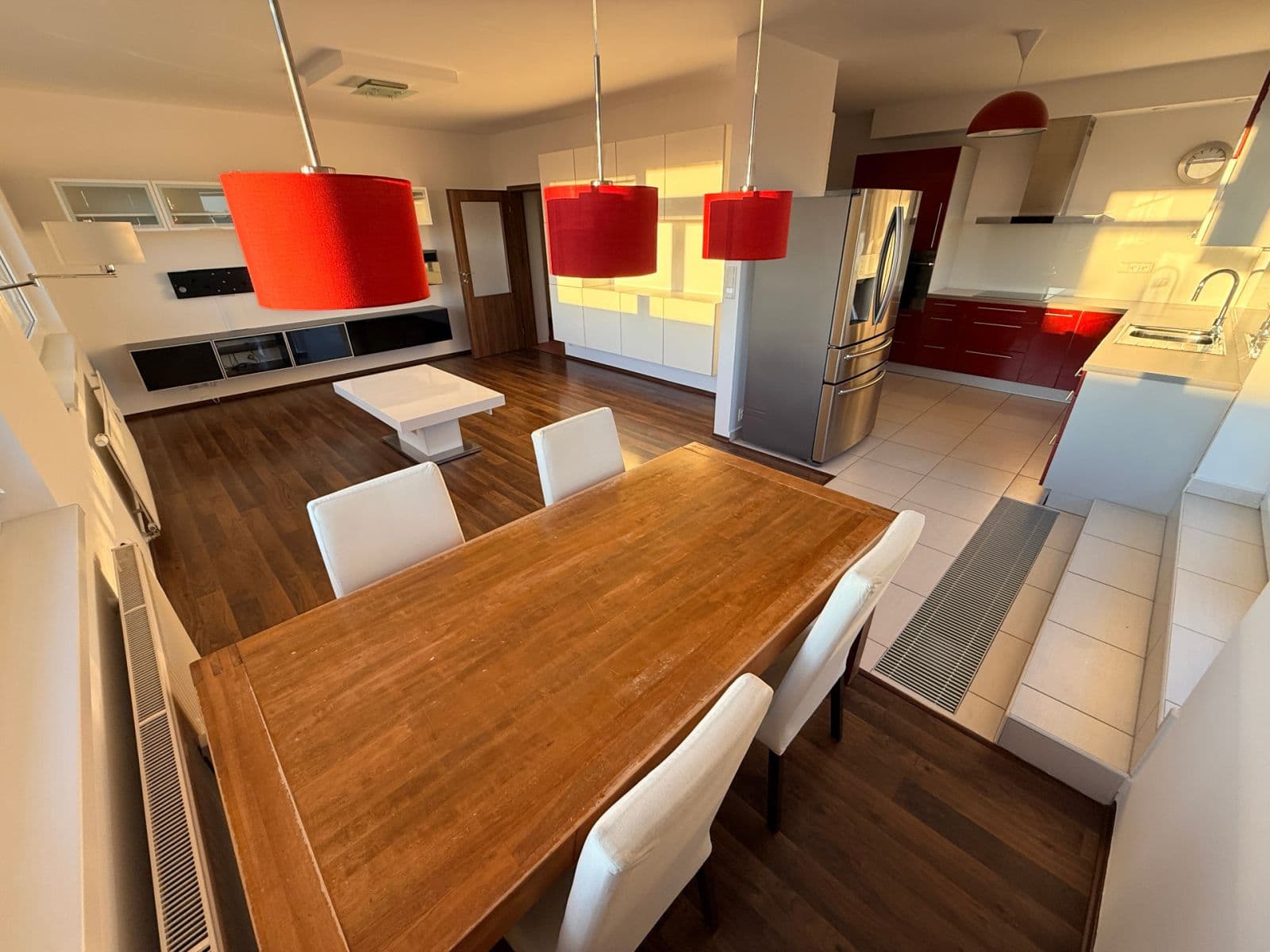 Prenájom bytu 3-izbový 100 m², Českodubská, Praha, Praha Prenájom bytu 3-izbový 100 m², Českodubská, Praha, Praha