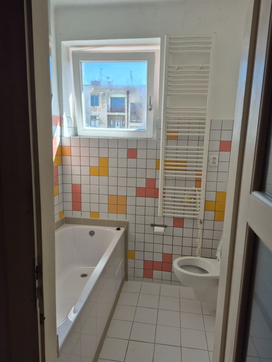 Prenájom bytu 2-izbový 48 m², Střelecká, Hradec Králové, Královéhradecký kraj Prenájom bytu 2-izbový 48 m², Střelecká, Hradec Králové, Královéhradecký kraj