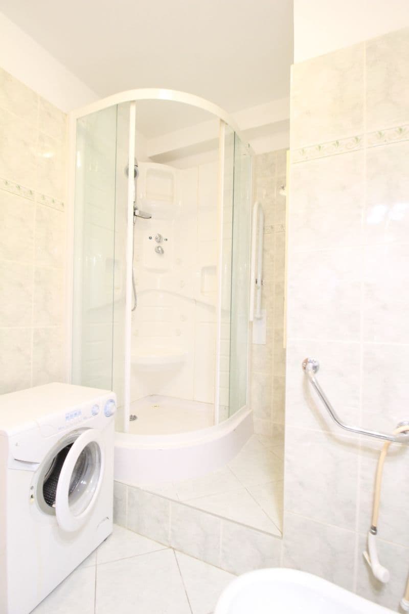 Prenájom bytu 3-izbový 70 m², Jílovská, Praha, Praha Prenájom bytu 3-izbový 70 m², Jílovská, Praha, Praha