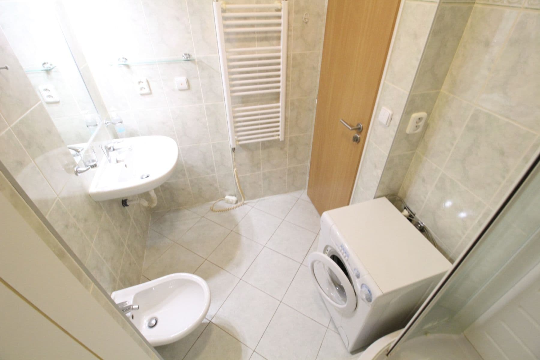 Prenájom bytu 3-izbový 70 m², Jílovská, Praha, Praha Prenájom bytu 3-izbový 70 m², Jílovská, Praha, Praha